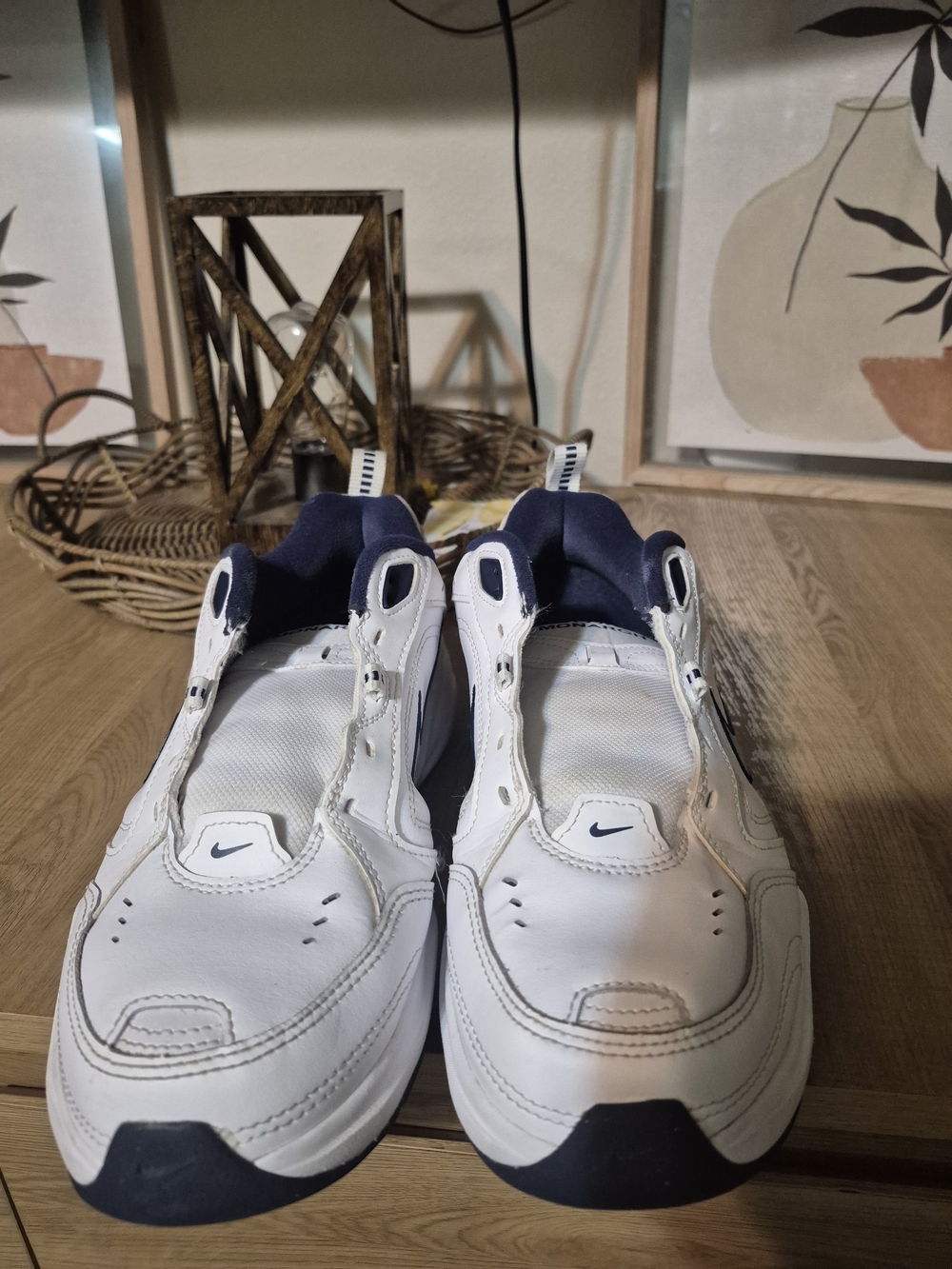 Nike Air Monarch Men's White / Navy Air Cushion Walking Shoes - Picture 5 of 10